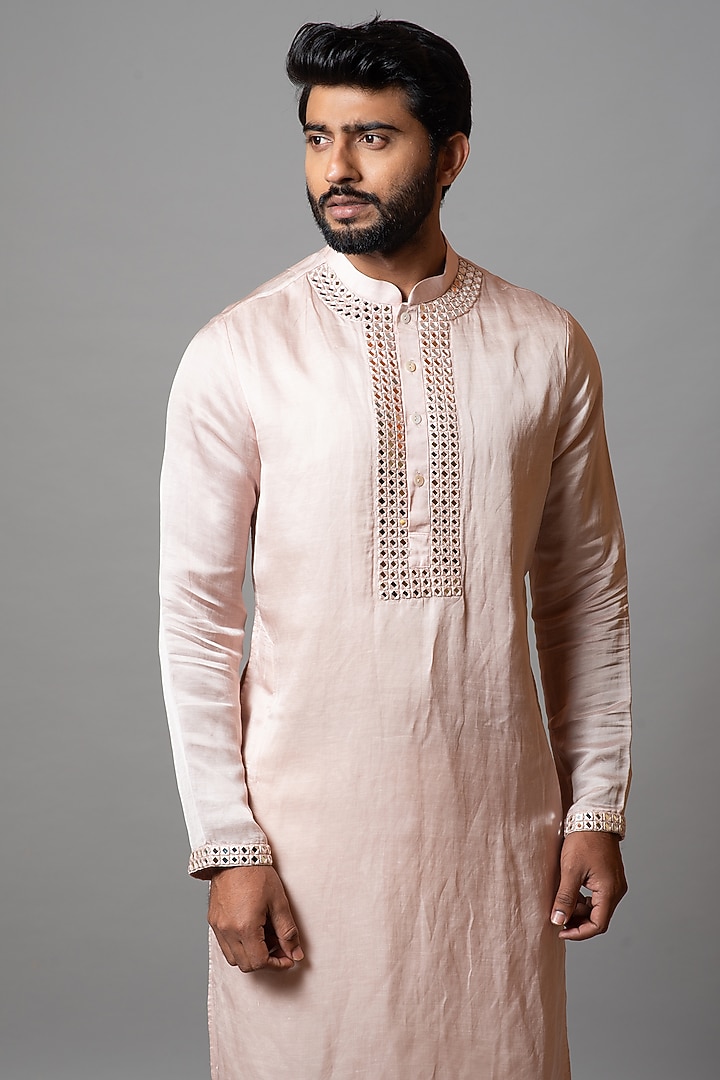 Salmon Pink Linen Satin Kurta Set by PAARSH at Pernia's Pop Up Shop