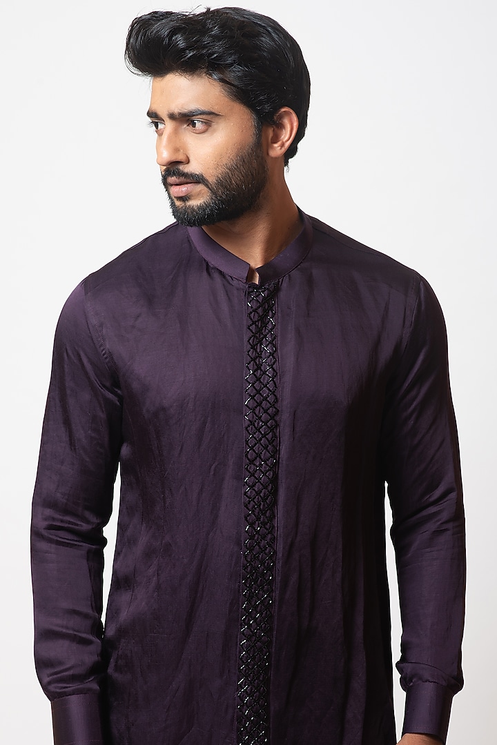 Astral Aura Linen Satin Embroidered Kurta Set by PAARSH at Pernia's Pop Up Shop