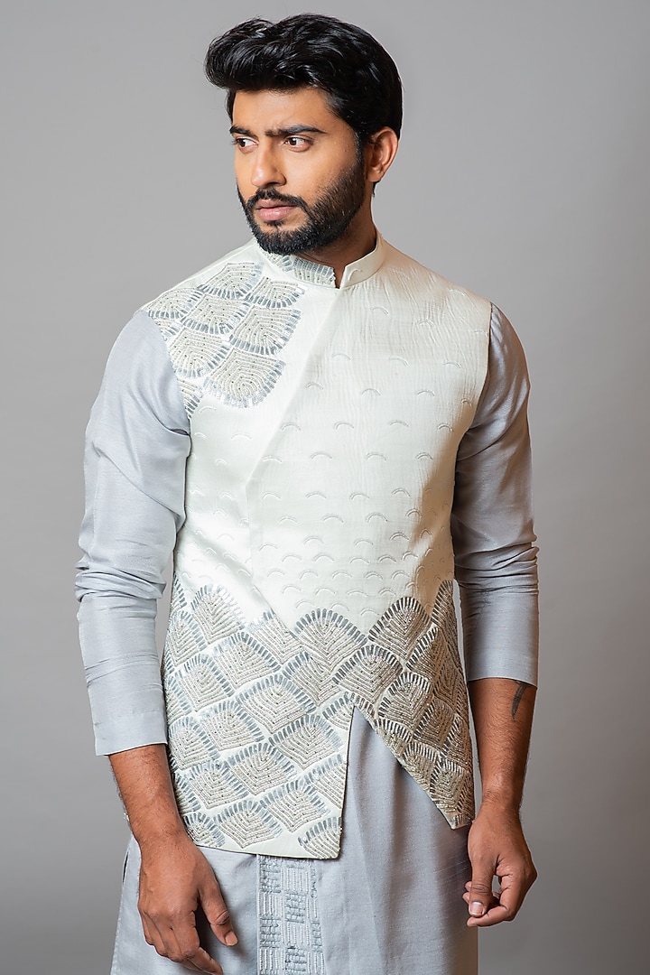 Light Grey Linen Satin Embroidered Bundi Jacket by PAARSH at Pernia's Pop Up Shop