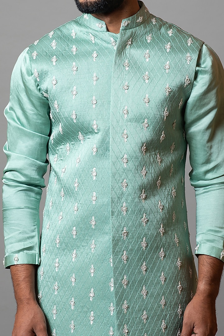 Spa Retreat Blue Linen Satin Dabka Embroidered Bundi Jacket by PAARSH at Pernia's Pop Up Shop