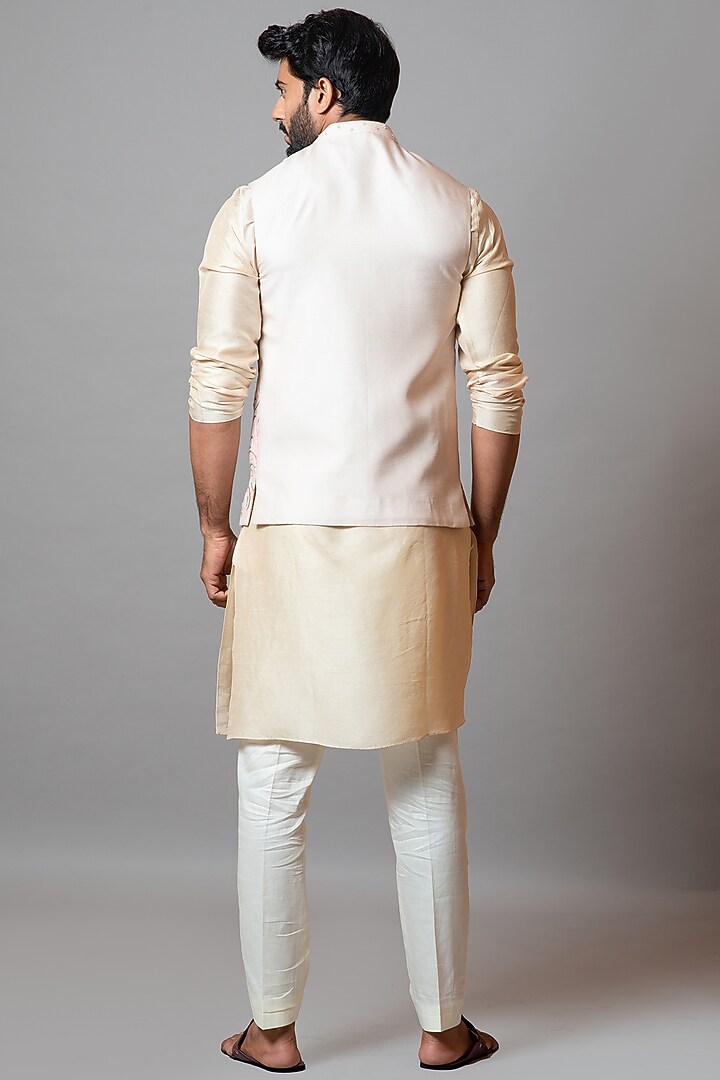 Pale Peach Bamberg Silk Hand Embroidered Bundi Jacket by PAARSH at Pernia's Pop Up Shop