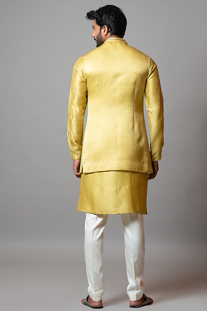 Mustard Linen Satin Cutdana Embroidered Bundi Jacket Set by PAARSH at Pernia's Pop Up Shop