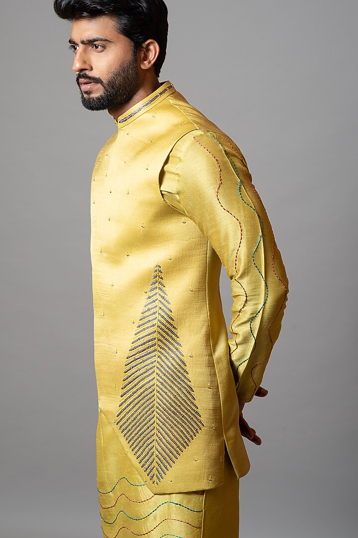 Mustard Linen Satin Cutdana Embroidered Bundi Jacket Set by PAARSH at Pernia's Pop Up Shop