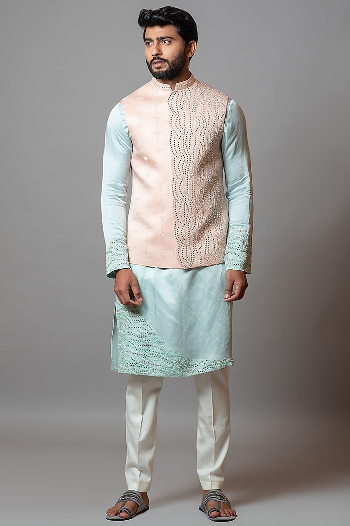 Rose Pink Linen Satin Mirror Embroidered Bundi Set by PAARSH at Pernia's Pop Up Shop