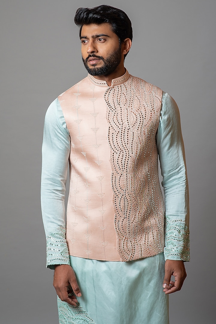 Rose Pink Linen Satin Mirror Embroidered Bundi Set by PAARSH at Pernia's Pop Up Shop