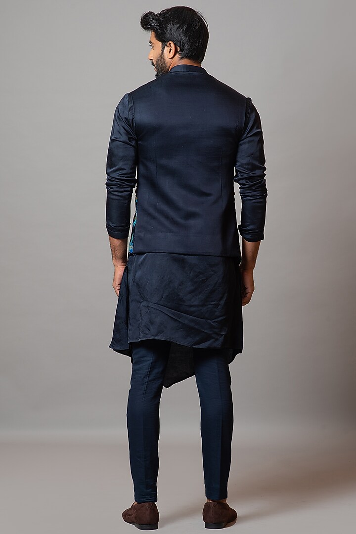 Navy Peon Bundi Jacket With Kurta Set by PAARSH at Pernia's Pop Up Shop