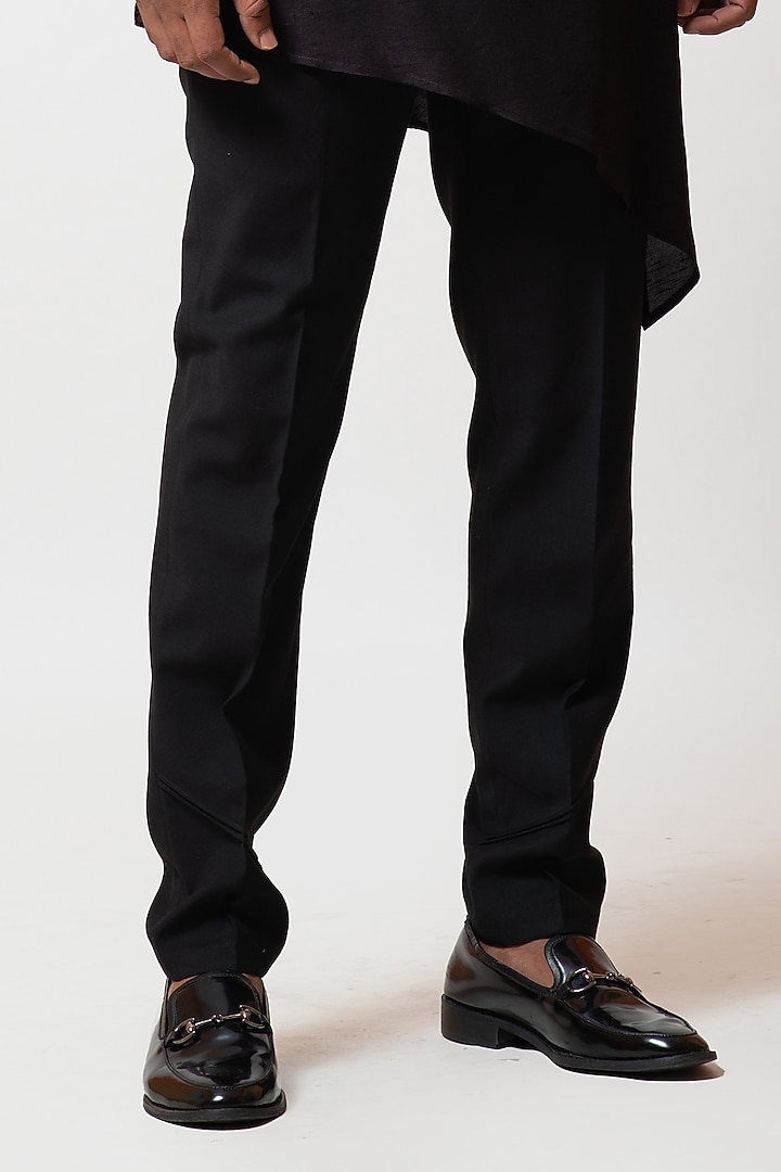 Black Bamberg Silk Cutdana Embroidered Bundi Jacket Set by PAARSH at Pernia's Pop Up Shop