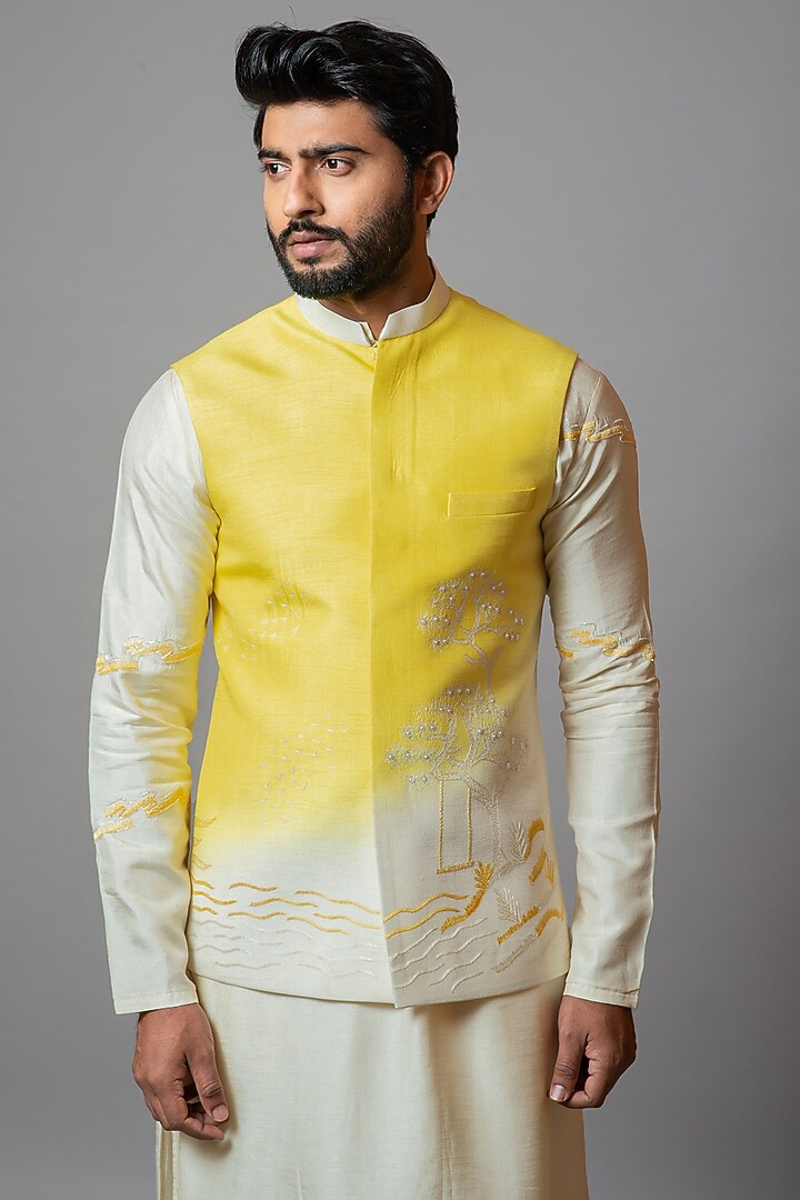 Cream & Yellow Shaded Bamberg Silk Resham Embroidered Bundi Jacket Set by PAARSH at Pernia's Pop Up Shop