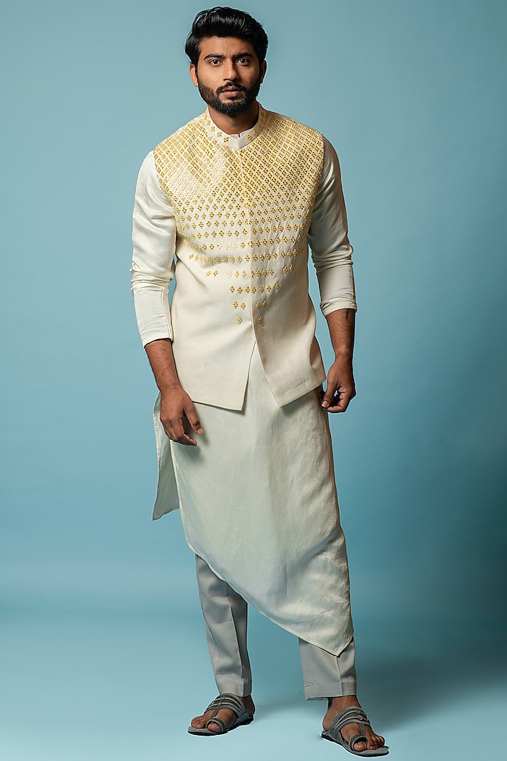 Off-White Bundi Jacket With Kurta Set by PAARSH