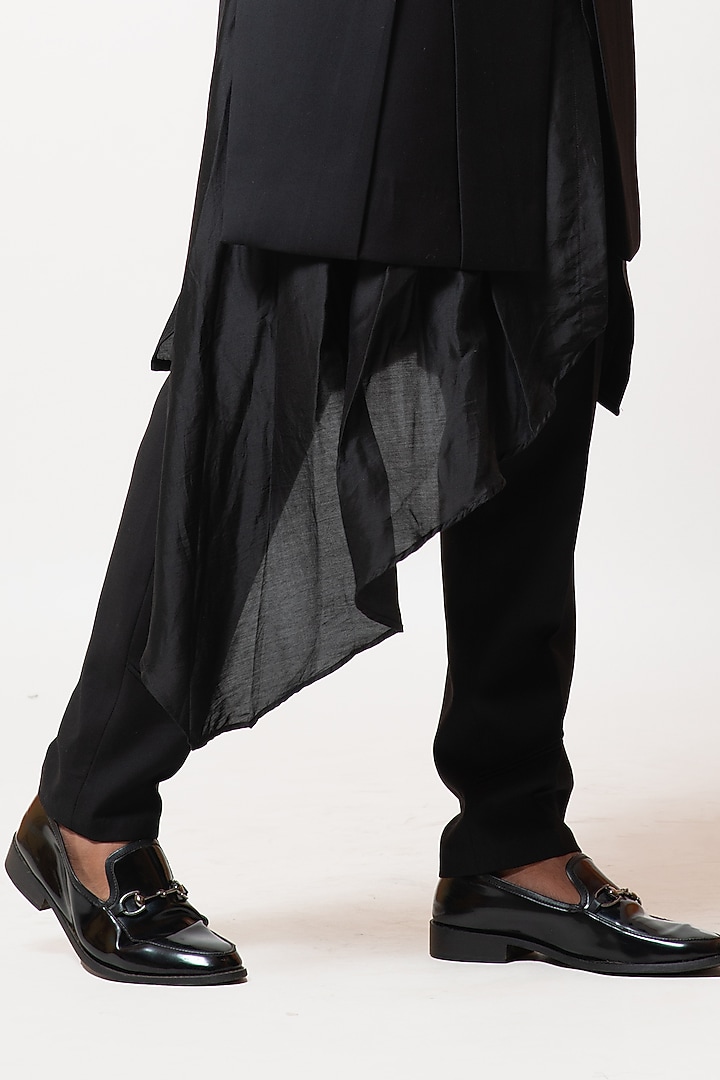 Onyx Black Embroidered Indo-Western Jacket Set by PAARSH at Pernia's Pop Up Shop