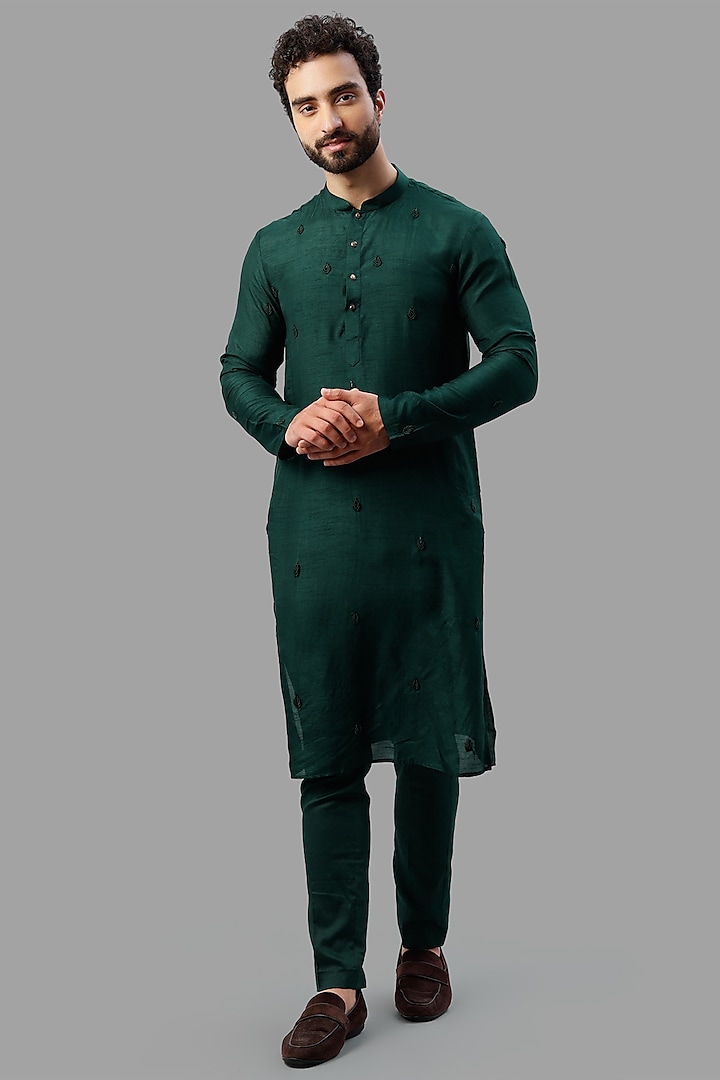 Emerald Green Embroidered Kurta Set by PAARSH