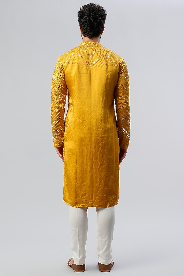 Mustard Embroidered Kurta Set by PAARSH at Pernia's Pop Up Shop