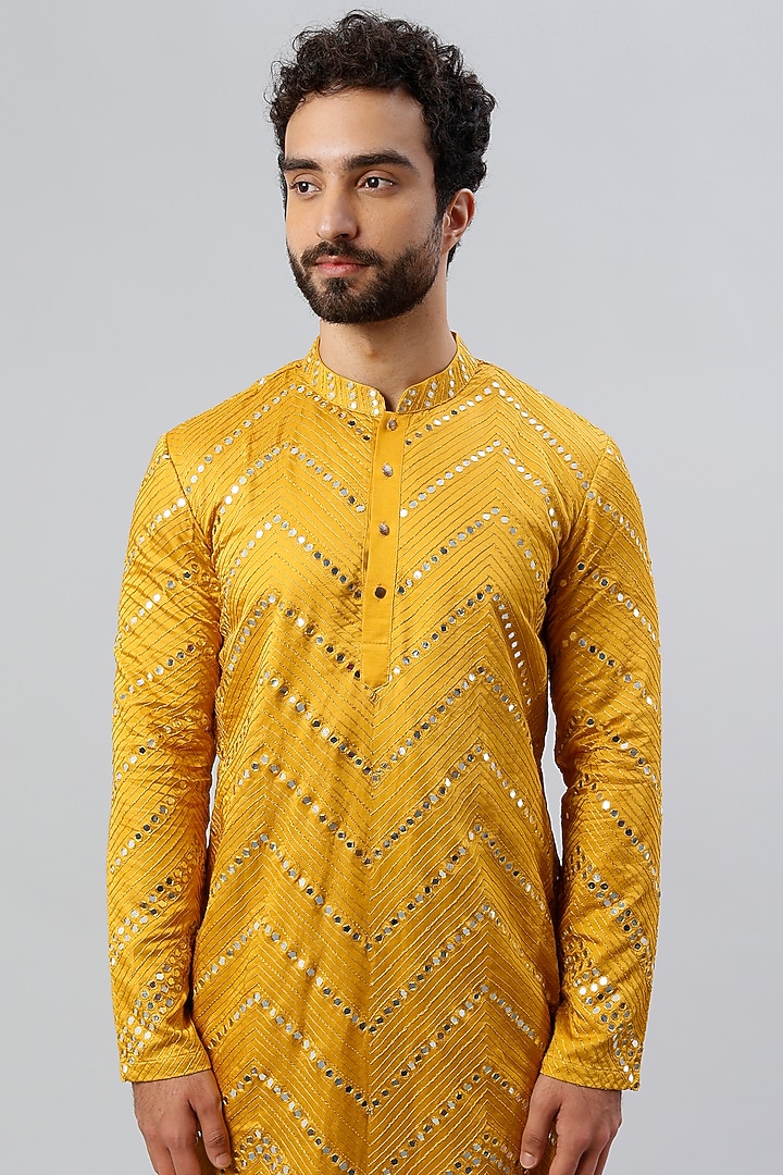Mustard Embroidered Kurta Set by PAARSH at Pernia's Pop Up Shop