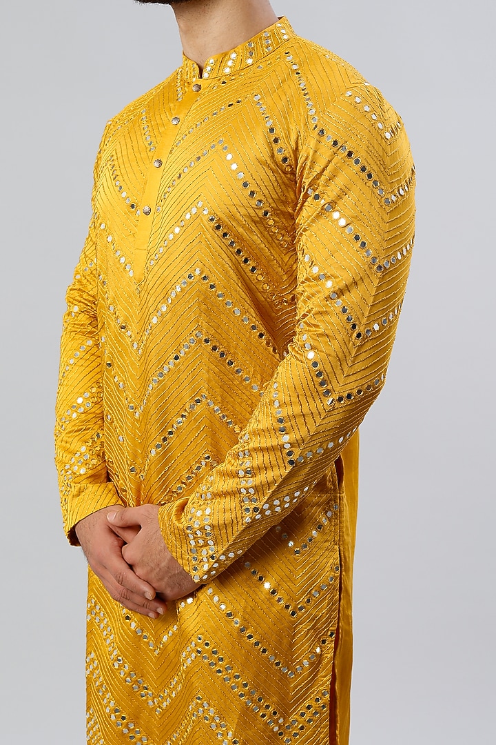 Mustard Embroidered Kurta Set by PAARSH at Pernia's Pop Up Shop