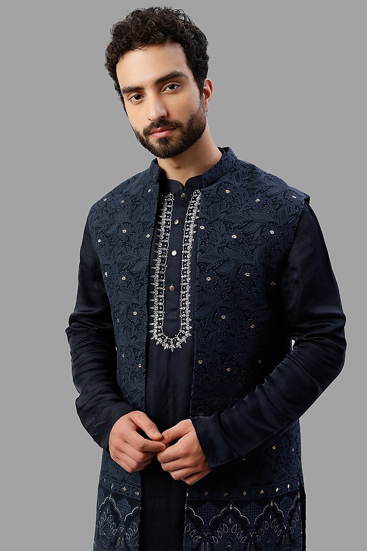 Navy Blue Linen Floral Thread Embroidered Indo Western Set by PAARSH at Pernia's Pop Up Shop