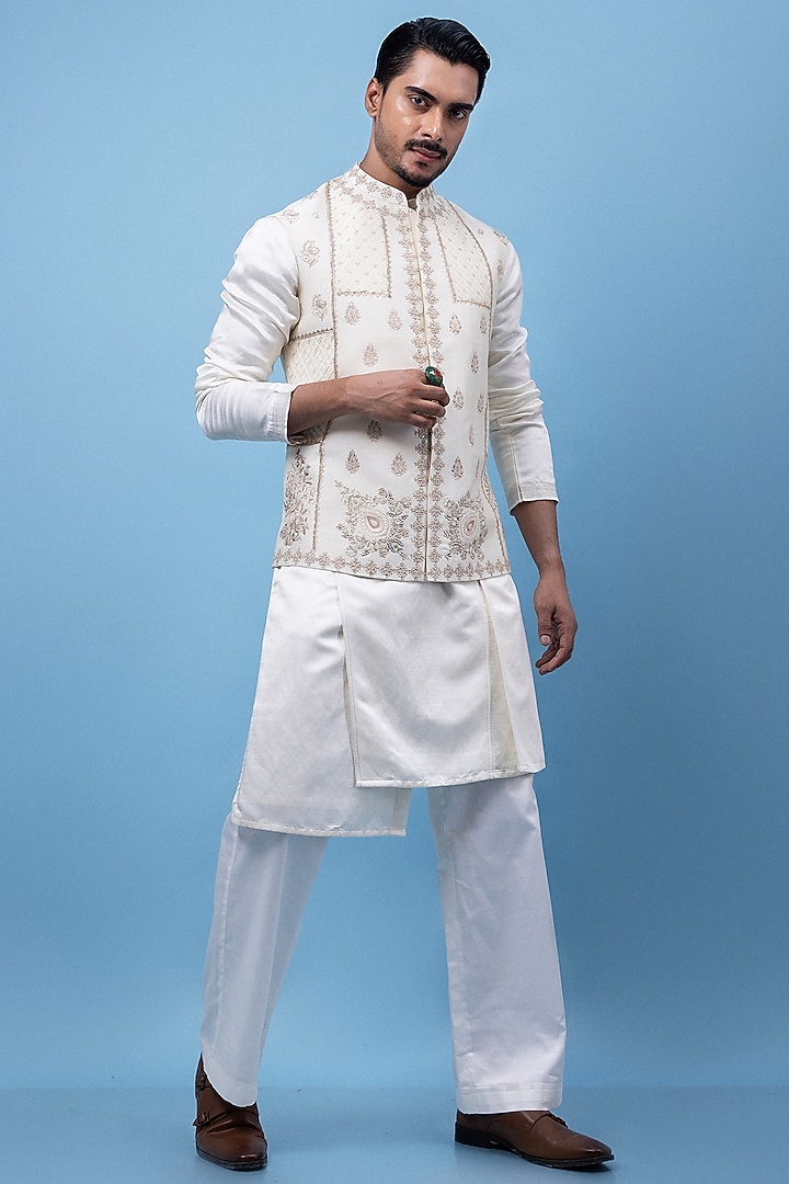 Ivory Bamberg Silk Embroidered Nehru Jacket Set by PAARSH at Pernia's Pop Up Shop