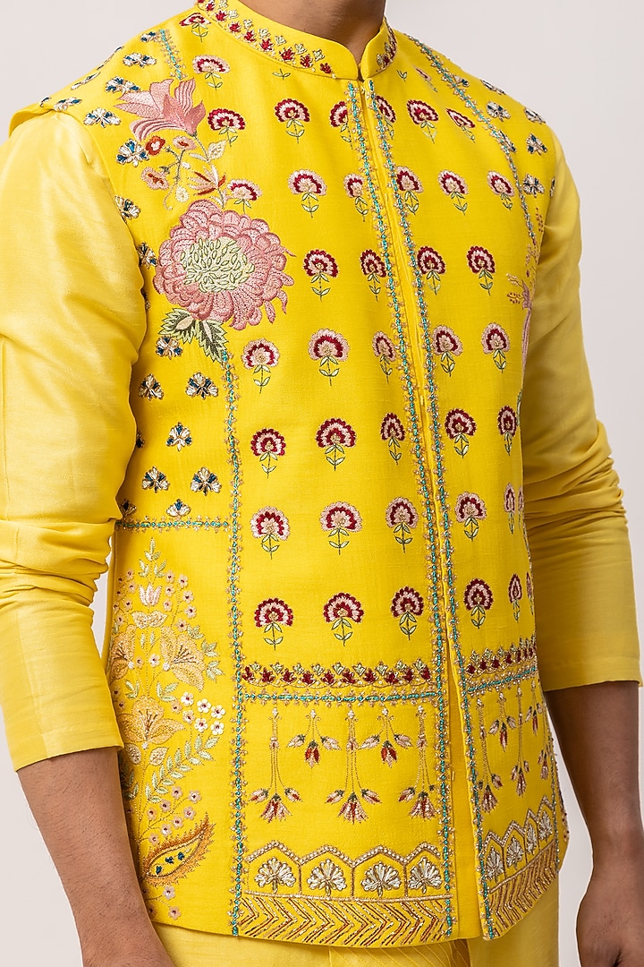 Yellow Bamberg Silk Floral Embroidered Nehru Jacket Set by PAARSH at Pernia's Pop Up Shop