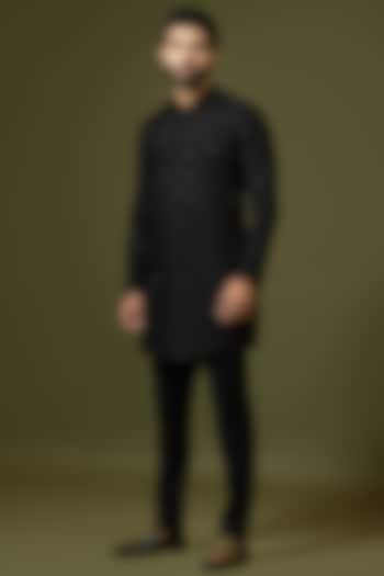 Black Embroidered Kurta Set by PAARSH at Pernia's Pop Up Shop
