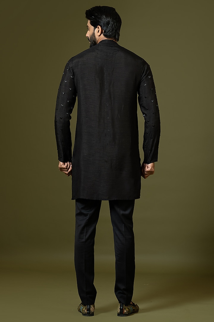 Black Embroidered Kurta Set by PAARSH at Pernia's Pop Up Shop
