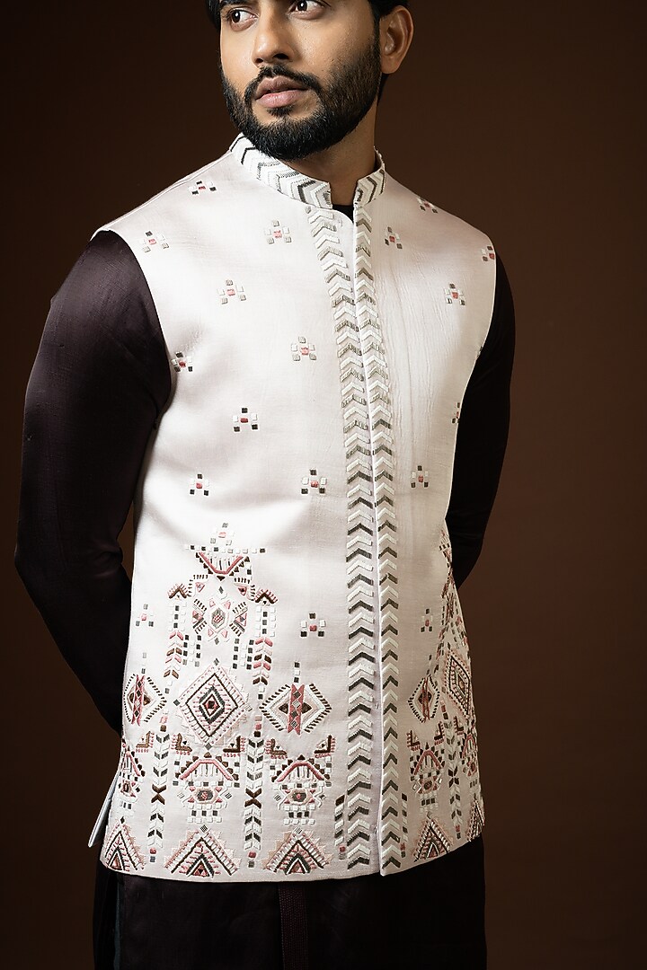 Dusty Pink Linen Satin Embroidered Bundi Jacket by PAARSH at Pernia's Pop Up Shop