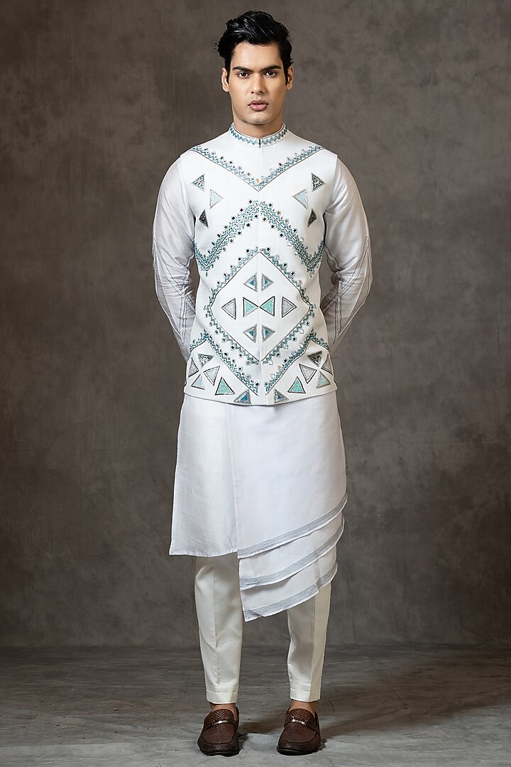 Faded Bam Silk Mirror Work Bundi Jacket Set by PAARSH at Pernia's Pop Up Shop