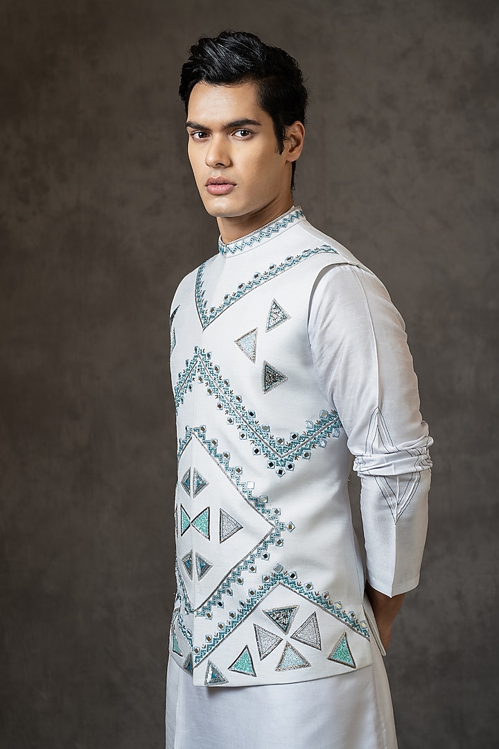 Faded Bam Silk Mirror Work Bundi Jacket Set by PAARSH at Pernia's Pop Up Shop
