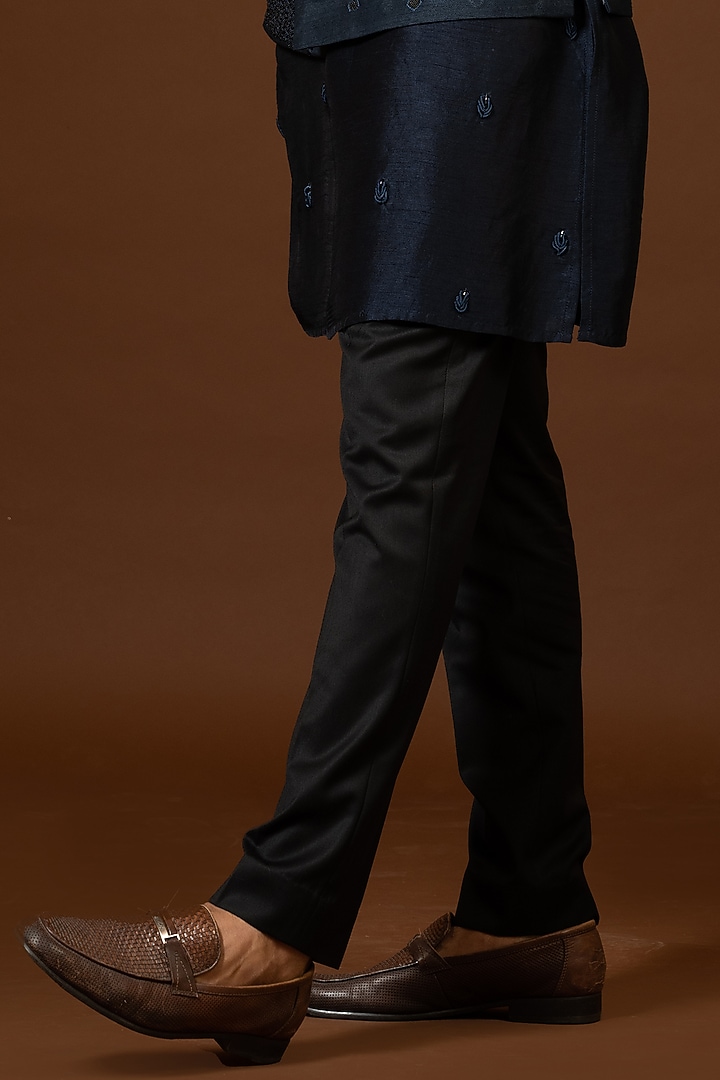 Navy Blue Linen Satin Embroidered Bundi Jacket Set by PAARSH at Pernia's Pop Up Shop