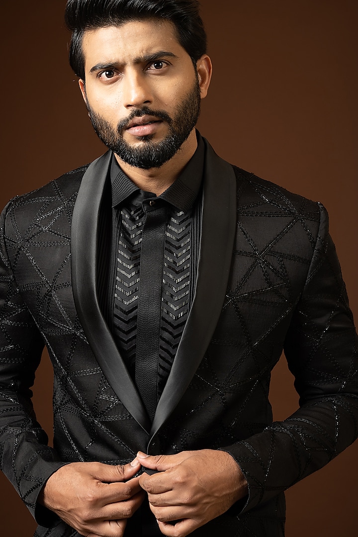 Black Embroidered Tuxedo Set Design by PAARSH at Pernia's Pop Up Shop 2024