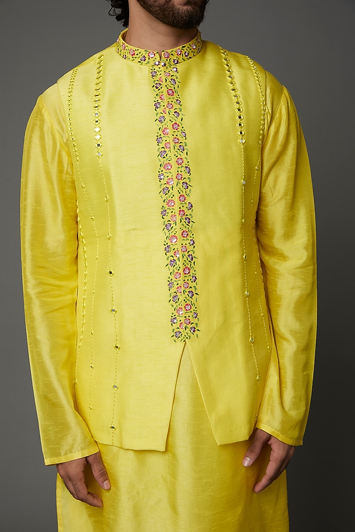Yellow Raw Silk Bundi Jacket Set by PAARSH at Pernia's Pop Up Shop