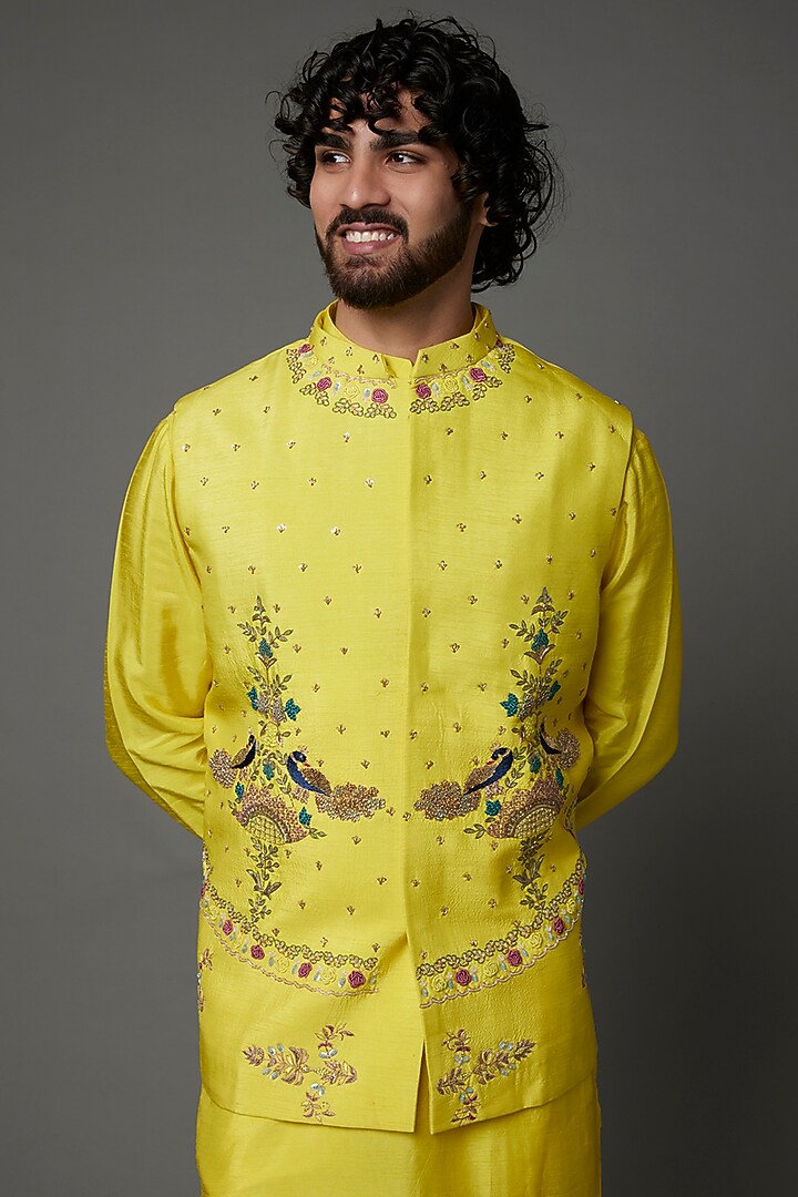 Yellow Raw Silk Bundi Jacket Set by PAARSH at Pernia's Pop Up Shop