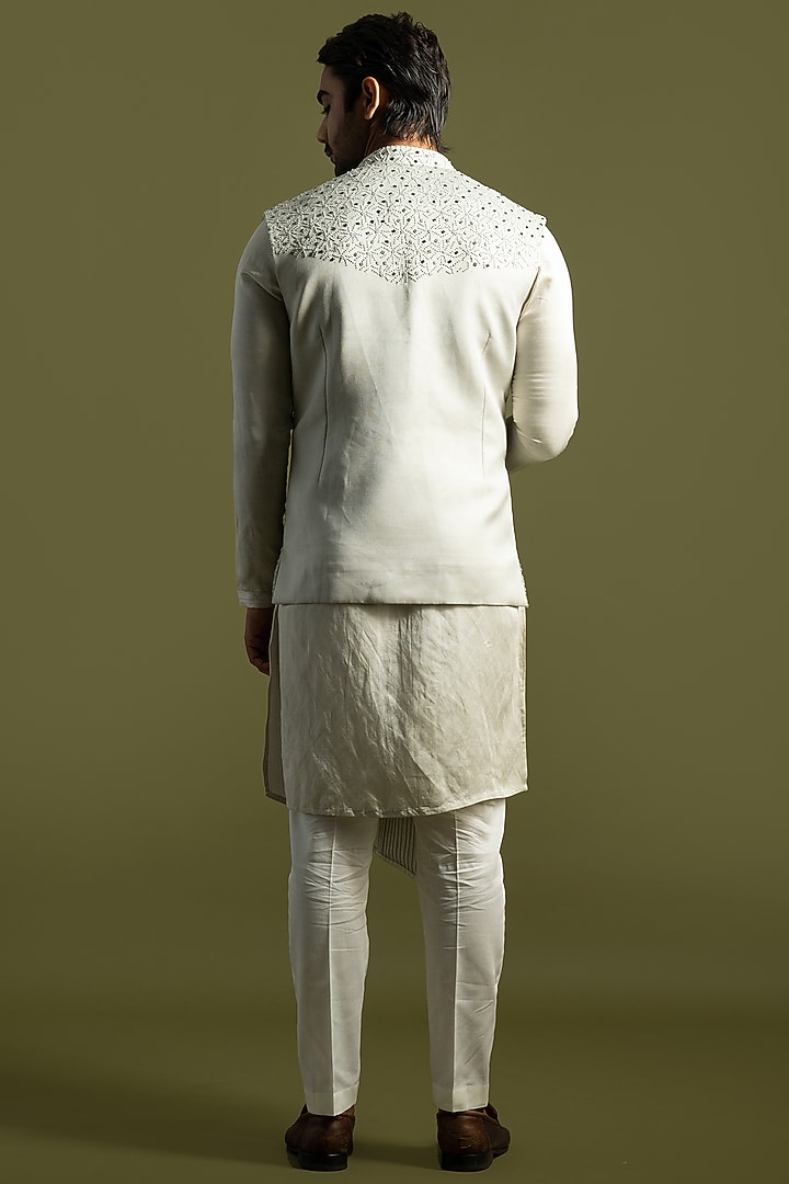 Grey Linen Satin Cutdana Embroidered Bundi Jacket Set by PAARSH at Pernia's Pop Up Shop