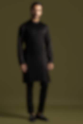 Black Linen Satin Kurta Set by PAARSH at Pernia's Pop Up Shop
