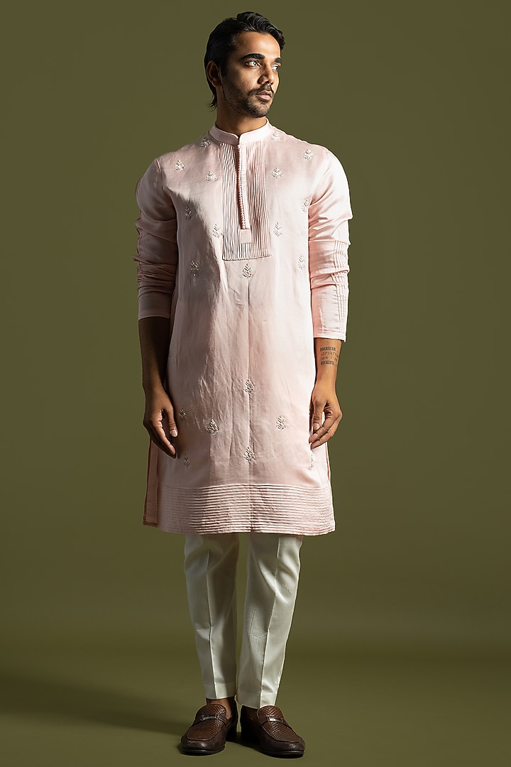 Powder Pink Linen Satin Floral & Motifs Embroidered Kurta Set by PAARSH at Pernia's Pop Up Shop