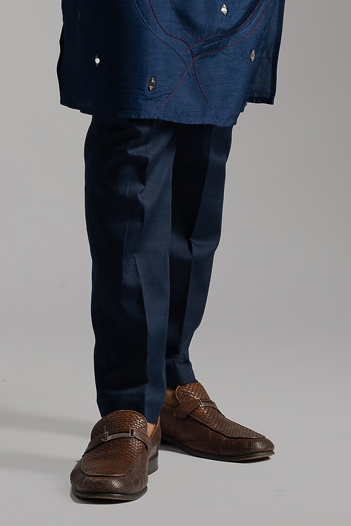 Navy Blue Linen Satin Thread Kurta Set by PAARSH at Pernia's Pop Up Shop