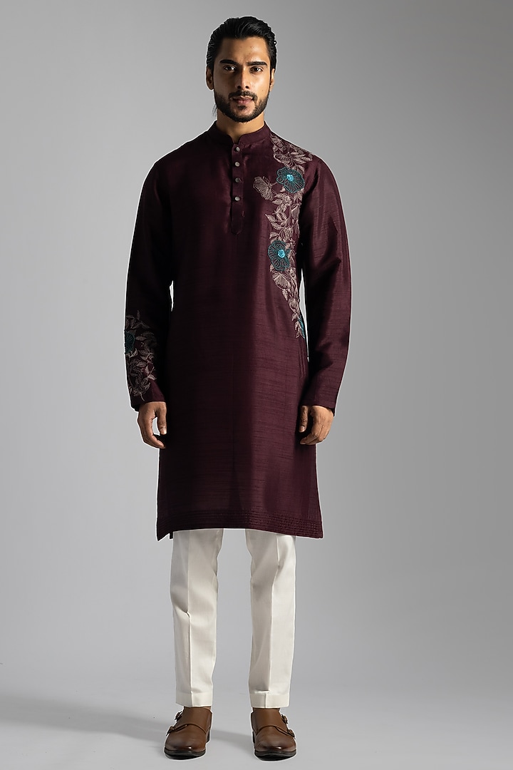 Maroon Bemberg Silk Floral Thread Embroidered Kurta Set by PAARSH at Pernia's Pop Up Shop