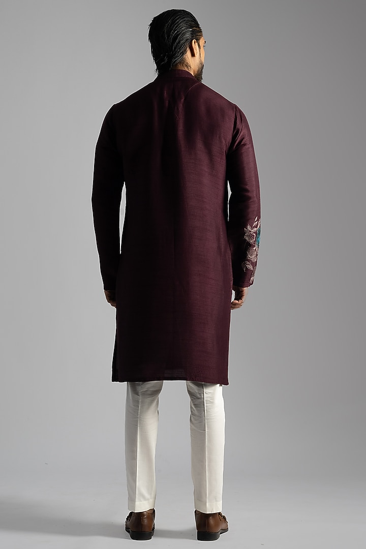 Maroon Bemberg Silk Floral Thread Embroidered Kurta Set by PAARSH at Pernia's Pop Up Shop