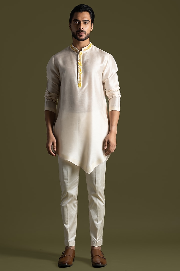 Cream Bemberg Silk Embroidered Kurta Set by PAARSH at Pernia's Pop Up Shop