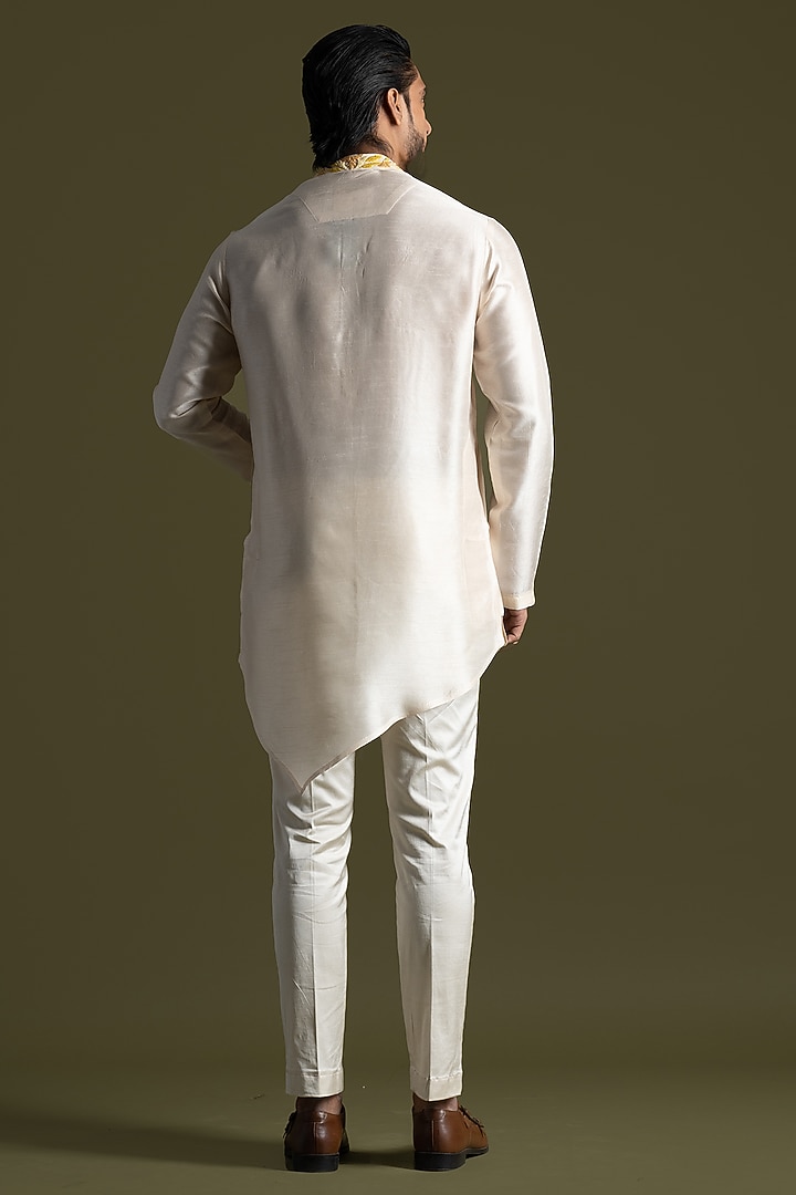 Cream Bemberg Silk Embroidered Kurta Set by PAARSH at Pernia's Pop Up Shop