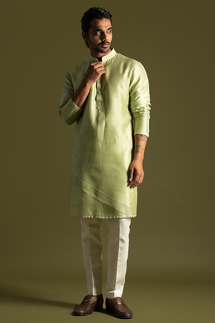 Pistachio Green Bemberg Silk Kurta Set by PAARSH at Pernia's Pop Up Shop