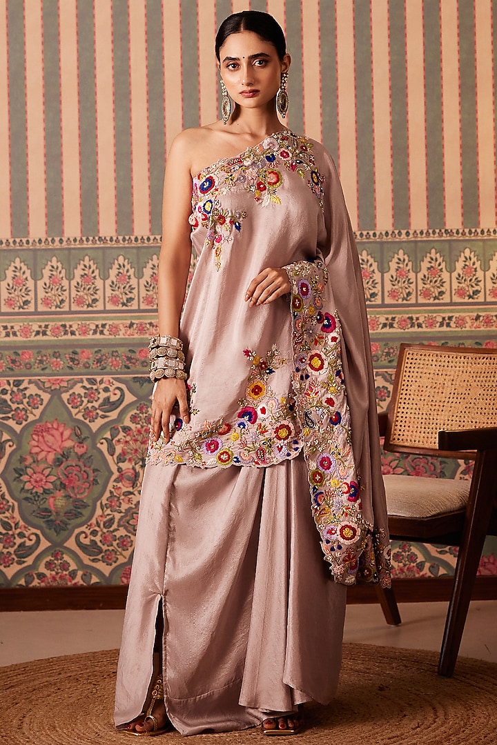 Mauve Silk Floral Applique Embellished One-Shoulder Cape Set by Pankti Chheda at Pernia's Pop Up Shop