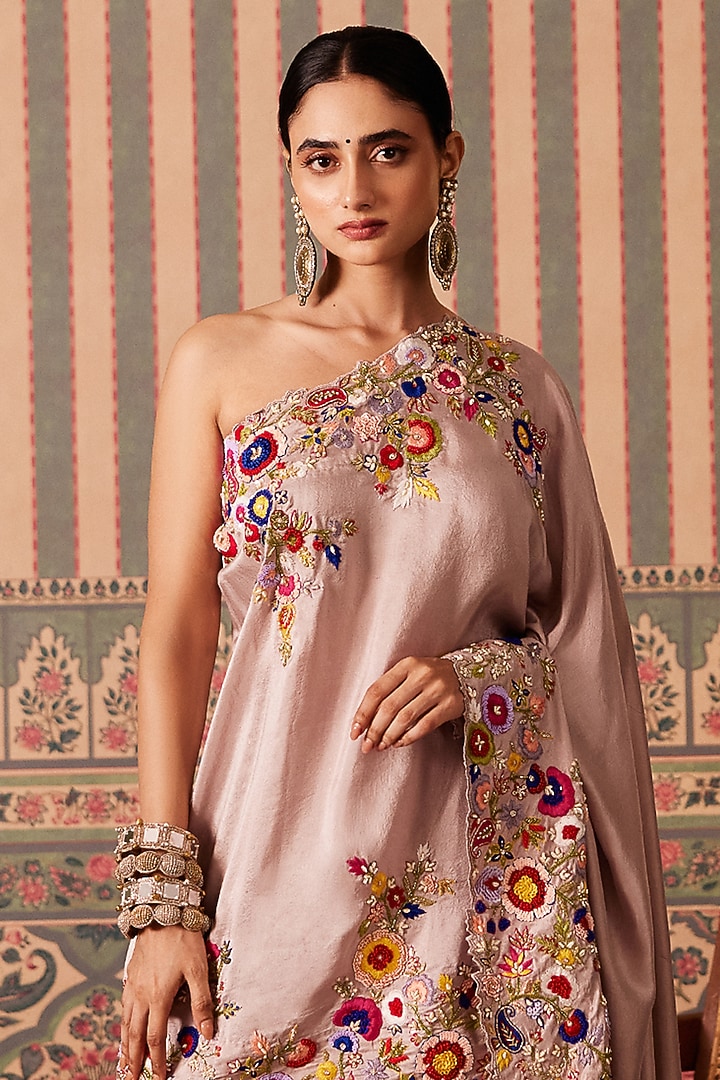 Mauve Silk Floral Applique Embellished One-Shoulder Cape Set by Pankti Chheda at Pernia's Pop Up Shop