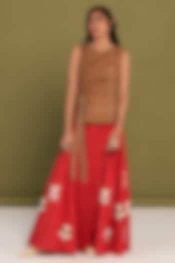 Red Muslin Cotton Hand Applique Work Checkered Skirt Set by Priya Agarwal at Pernia's Pop Up Shop