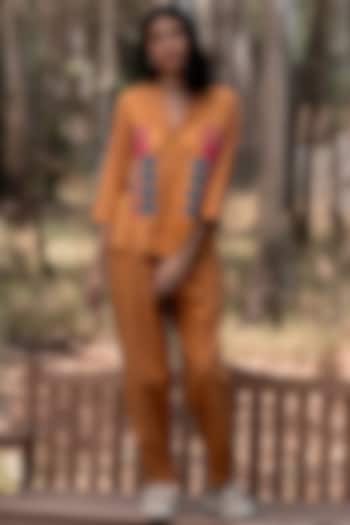 Mustard Muslin Cotton Jogger Pants by Priya Agarwal at Pernia's Pop Up Shop