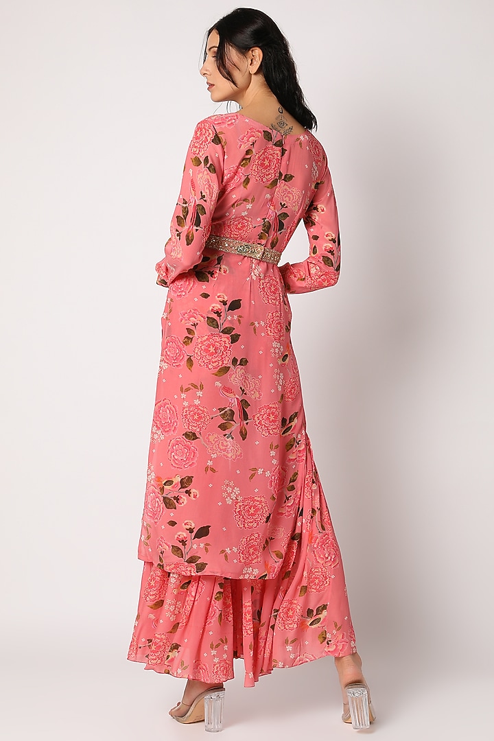 Pink Embroidered Kurta Set by Paulmi & Harsh at Pernia's Pop Up Shop