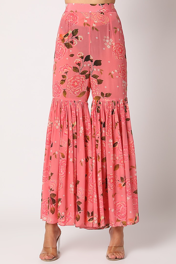 Pink Embroidered Kurta Set by Paulmi & Harsh at Pernia's Pop Up Shop