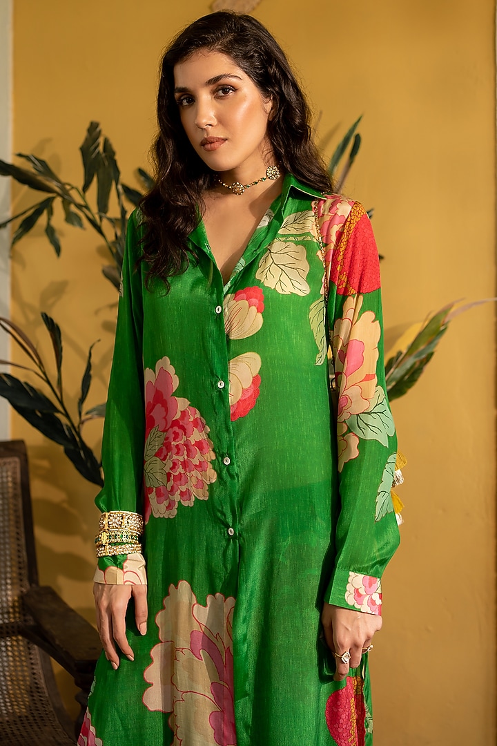 Green Crepe Printed Kurta Set by Paulmi & Harsh at Pernia's Pop Up Shop