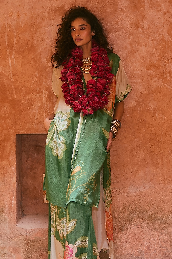 Green Habutai Floral Printed High-Low Kurta Set by Paulmi & Harsh at Pernia's Pop Up Shop