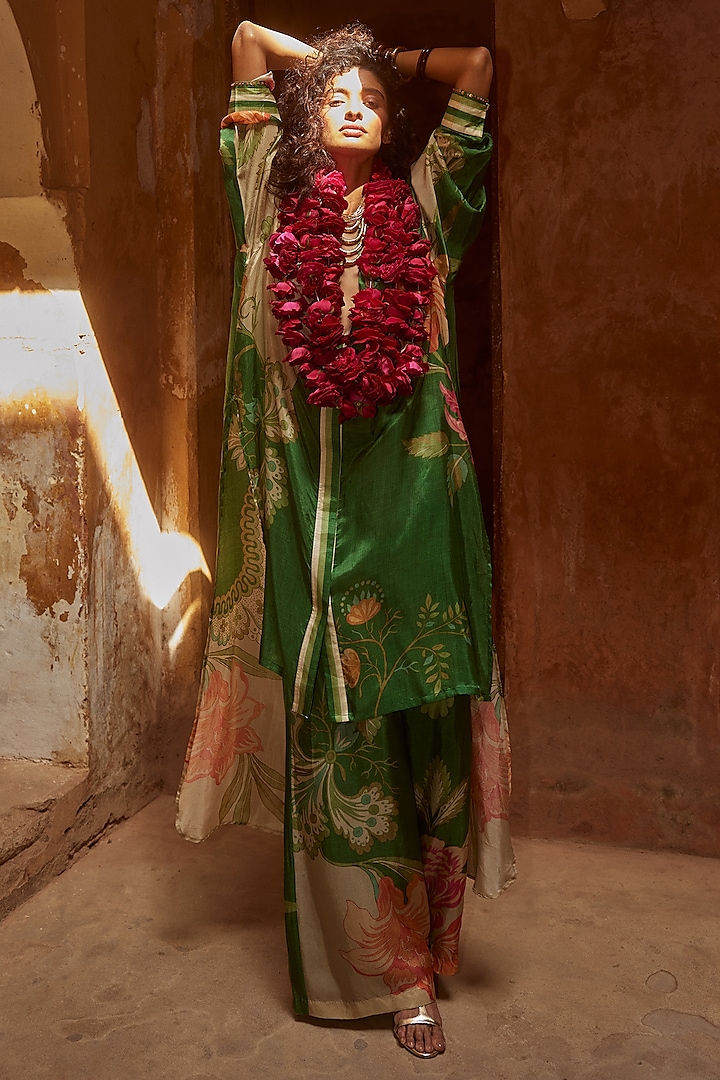 Green Habutai Floral Printed High-Low Kurta Set by Paulmi & Harsh at Pernia's Pop Up Shop