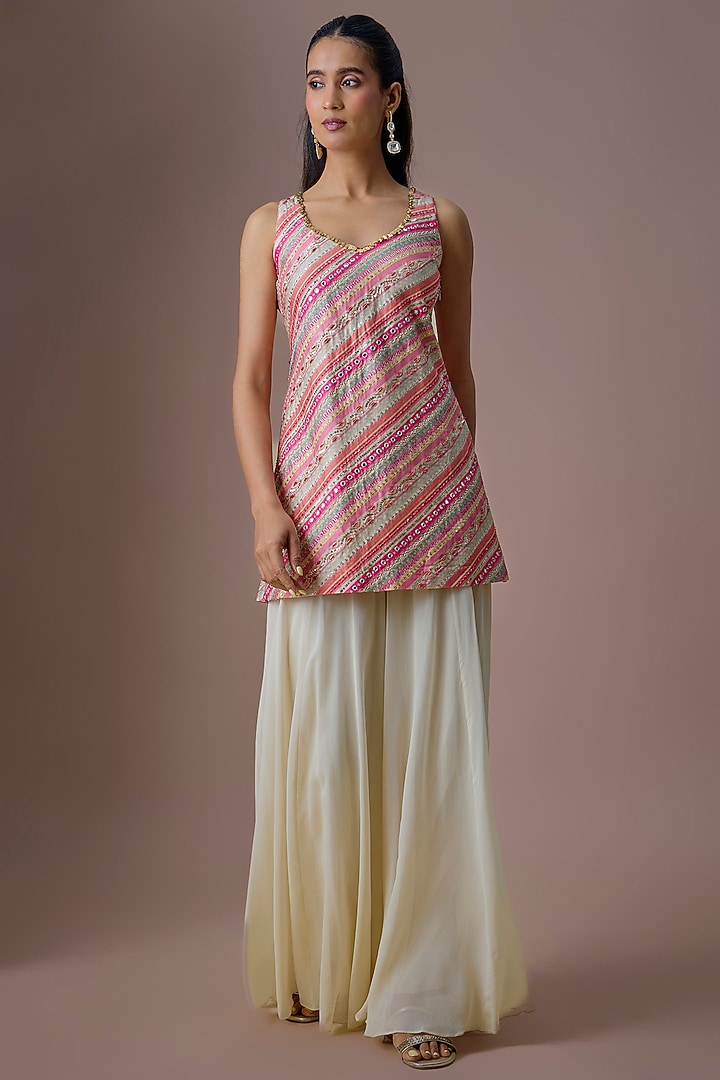 Pink Organza Embroidered Kurta Set by Paulmi & Harsh at Pernia's Pop Up Shop