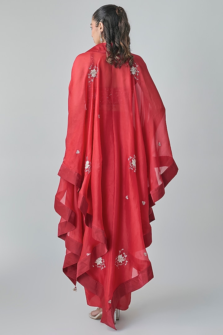 Red Pure Organza Aari Embroidered Cape Set by Paulmi & Harsh at Pernia's Pop Up Shop